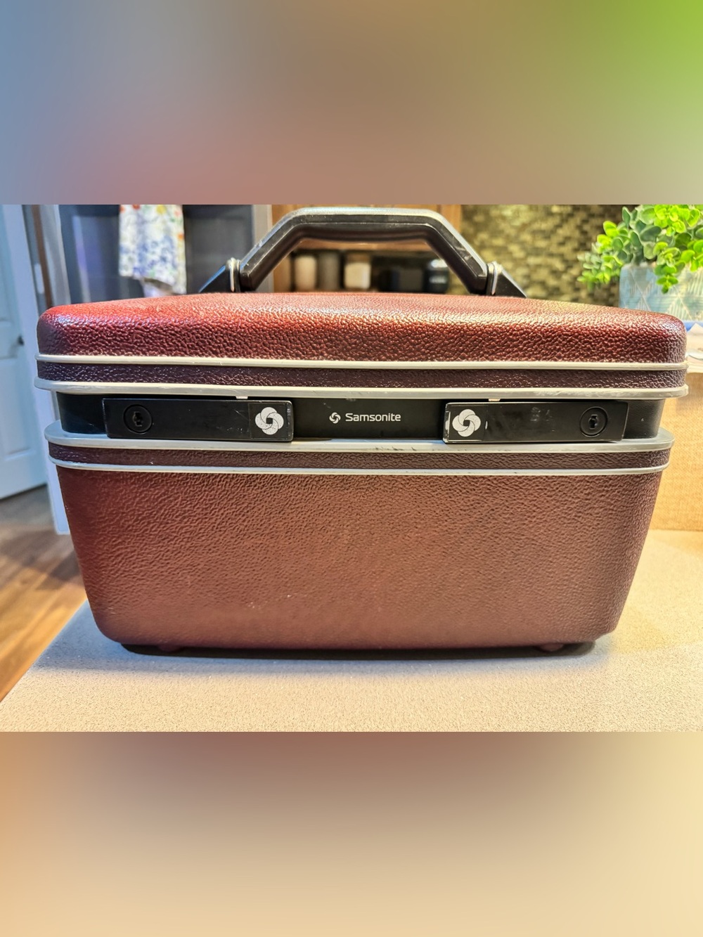 Vintage Samsonite 3600 series Burgundy Train Travel Suitcase
